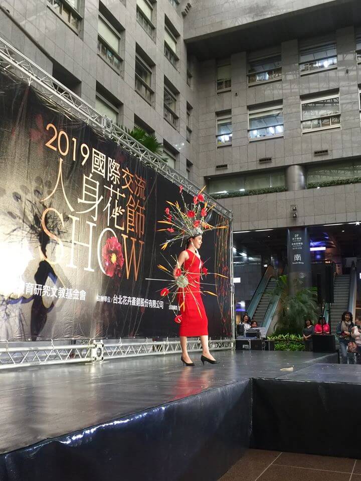 國際交流人身花飾SHOW。後台花絮